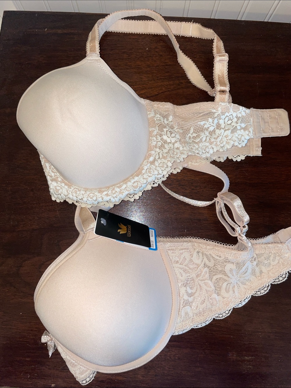 2 Wacoal Nude Lace-Trim Molded Bra